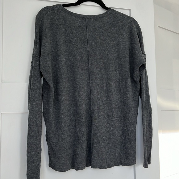 H&M sweater - Picture 2 of 2
